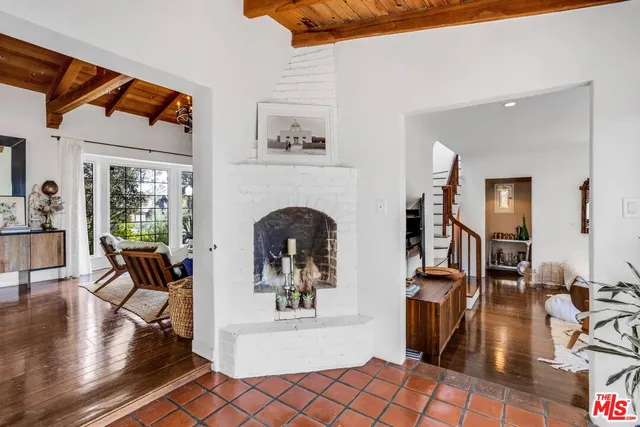 a view of entryway with a front door