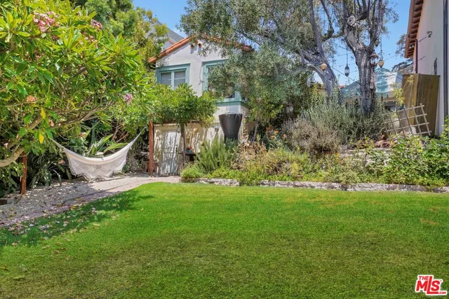 $9,995 | 235 Bronwood Avenue, Los Angeles, CA 90049