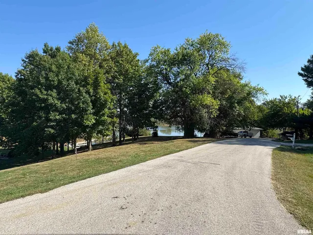 $45,000 | 17 Crestview Drive, Sherrard, IL 61281