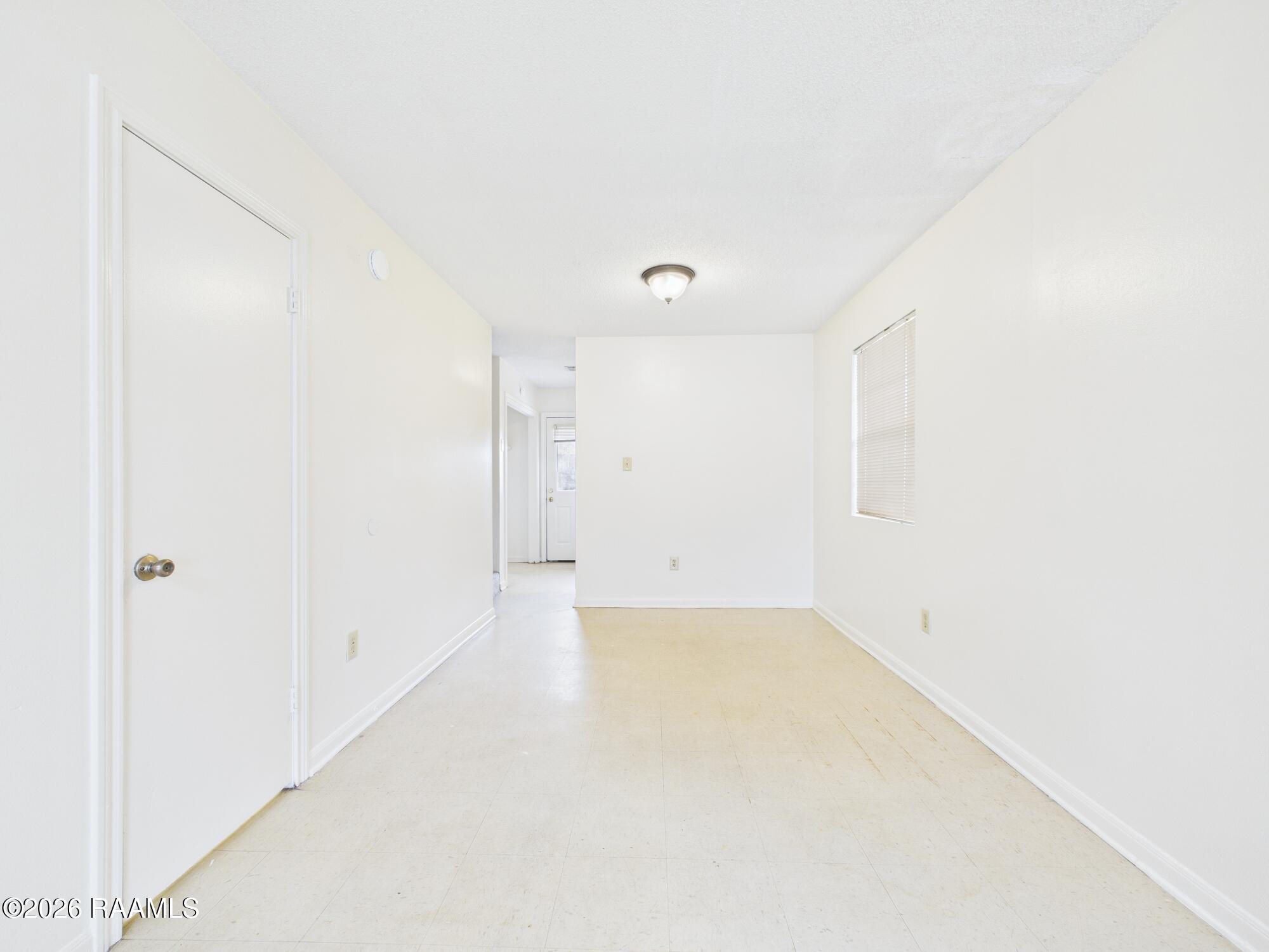 104 Country, Unit D Lafayette, LA 70508 - Photo 5 of 18 CAM06261G6-PR0030-STILL004