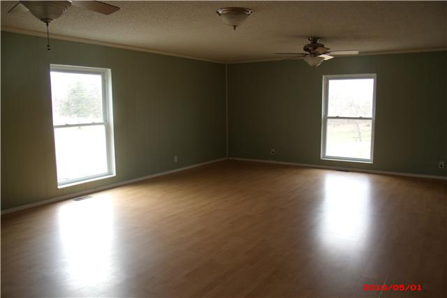 3545 Thomasville Road Chapmansboro, TN 37035 - Photo 8 of 11 Huge bonus/game room