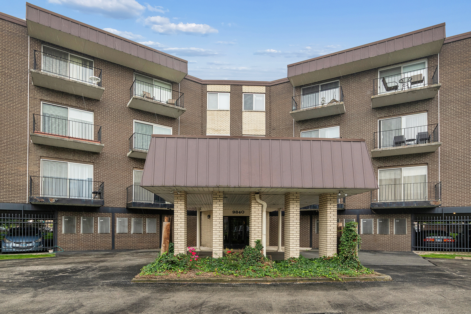 9840 South Pulaski Road, Unit 106 Oak Lawn, IL 60453 - Photo 1 of 31