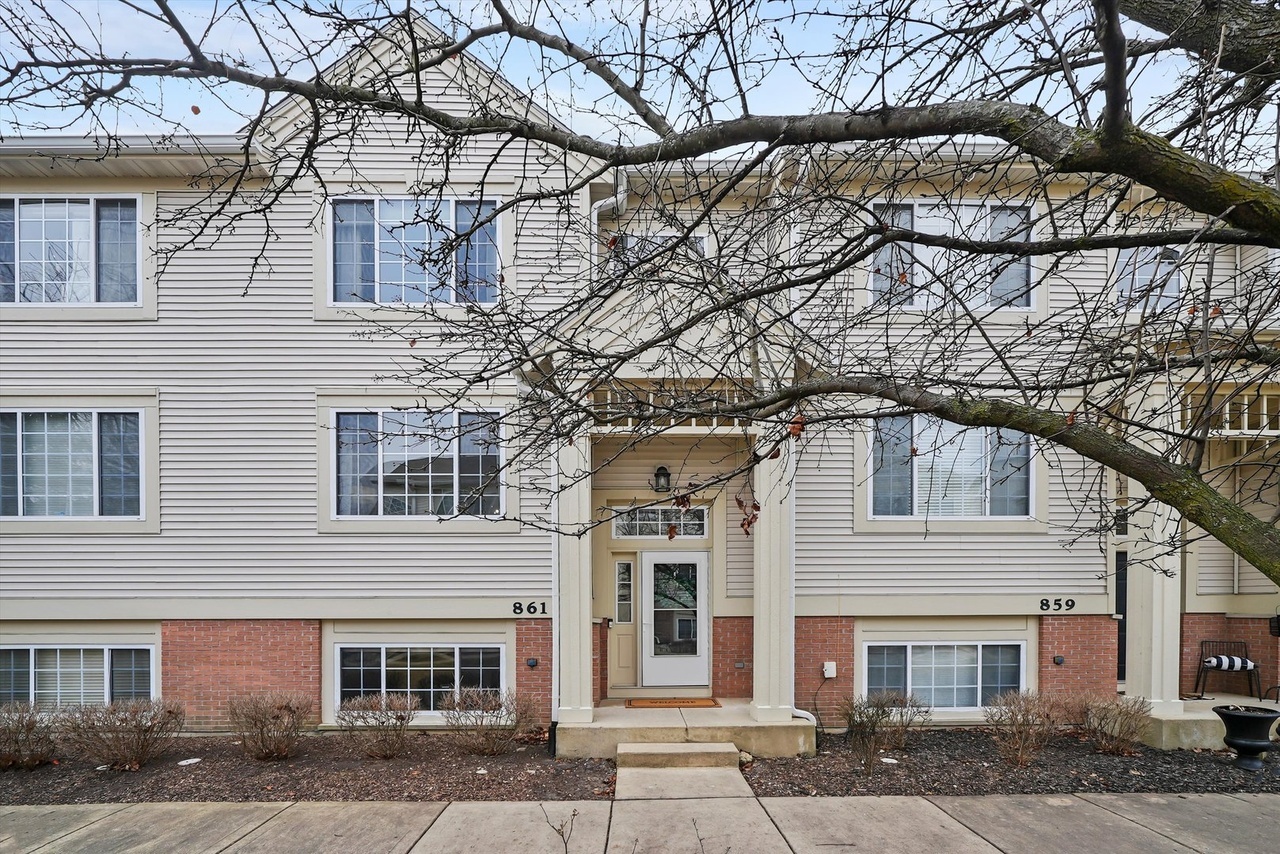 861 Pheasant Trail, Unit 861 St. Charles, IL 60174 - Photo 1 of 30