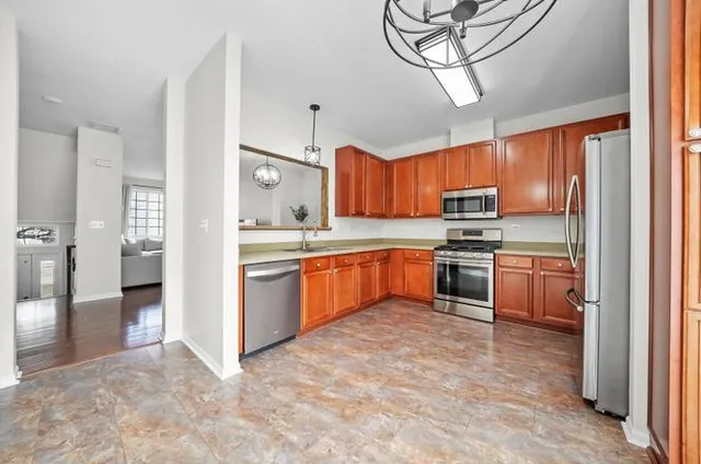 $2,900 | 861 Pheasant Trail, Unit 861, St. Charles, IL 60174