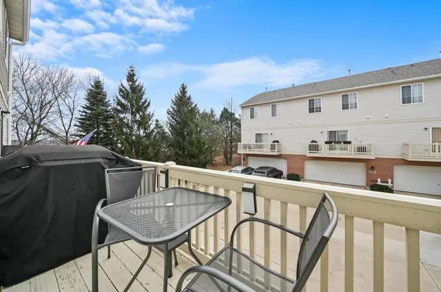 $2,900 | 861 Pheasant Trail, Unit 861, St. Charles, IL 60174