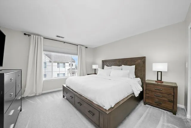 $2,900 | 861 Pheasant Trail, Unit 861, St. Charles, IL 60174