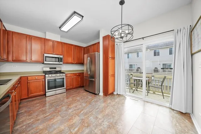 $2,900 | 861 Pheasant Trail, Unit 861, St. Charles, IL 60174