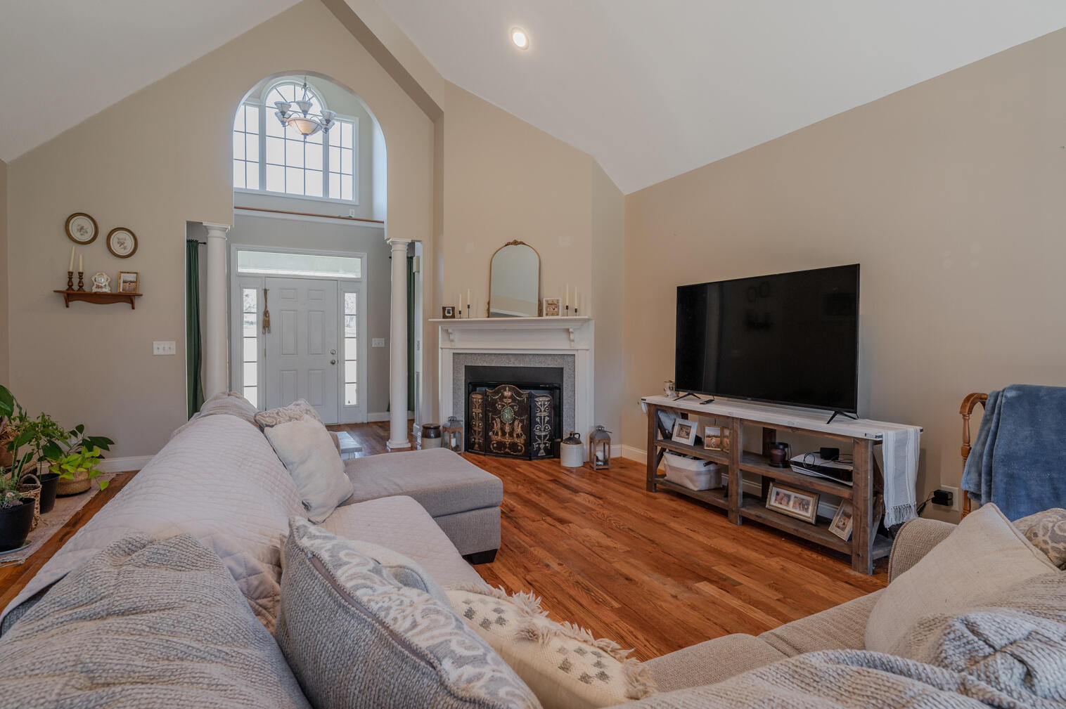 271 Jamestown Road Menlo, GA 30731 - Photo 8 of 48 Living Room