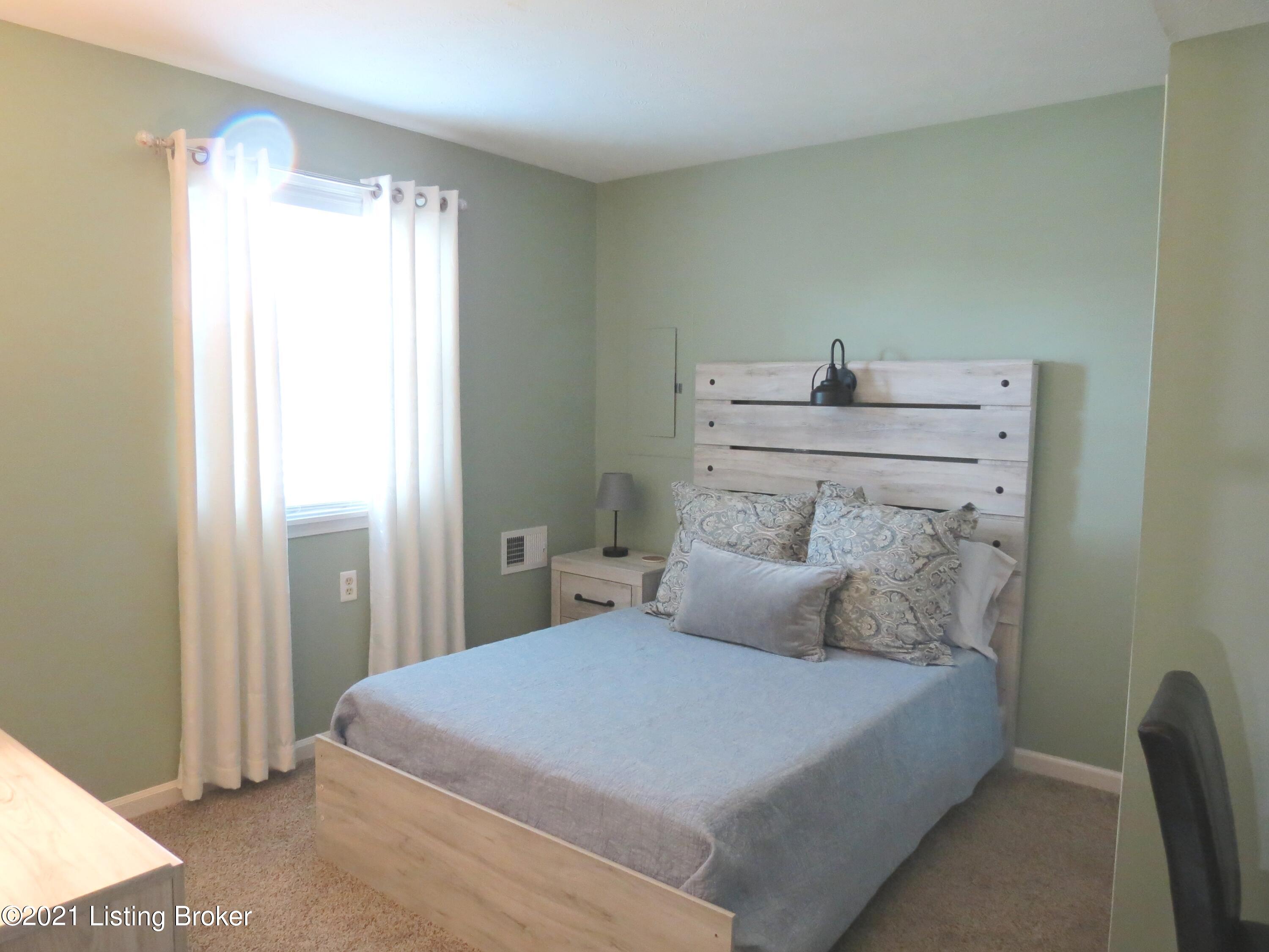 4323 Gaudet Road Louisville, KY 40299 - Photo 20 of 42 IMG_3478