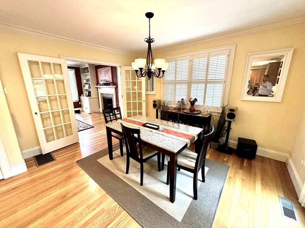 77 Hackensack Road Chestnut Hill, MA 02467 - Photo 6 of 23
