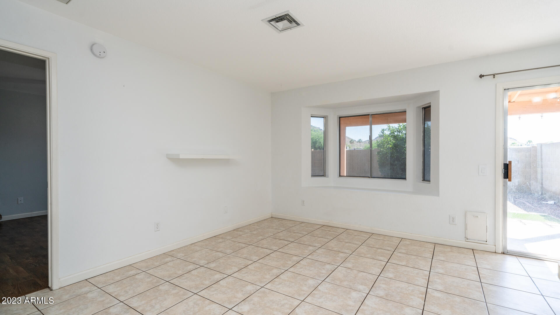 1717 East Grandview Road Phoenix, AZ 85022 - Photo 13 of 27 1717 E Grandview Rd-13