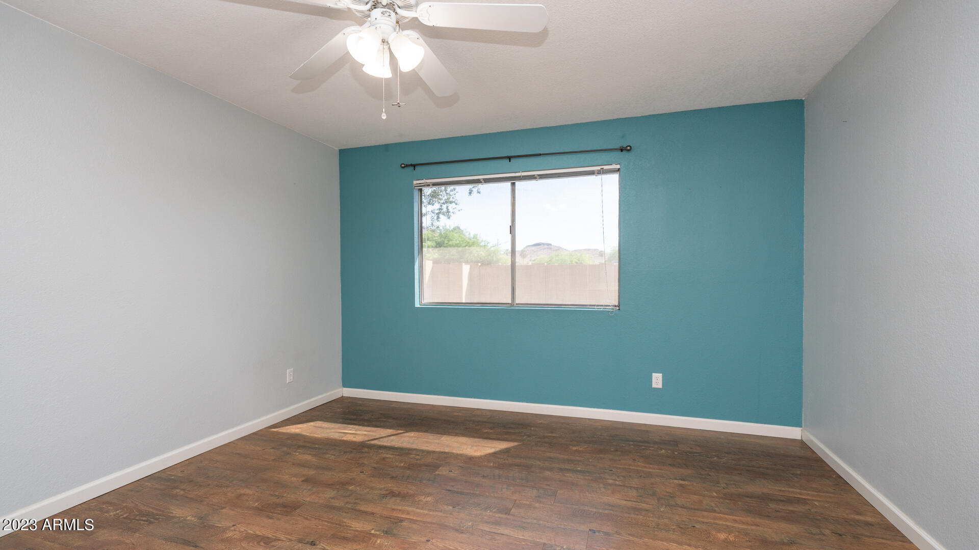 1717 East Grandview Road Phoenix, AZ 85022 - Photo 14 of 27 1717 E Grandview Rd-14