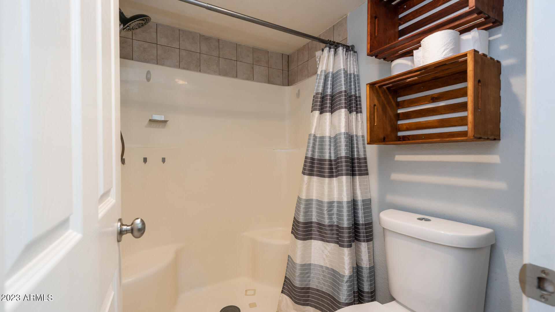 1717 East Grandview Road Phoenix, AZ 85022 - Photo 17 of 27 1717 E Grandview Rd-19