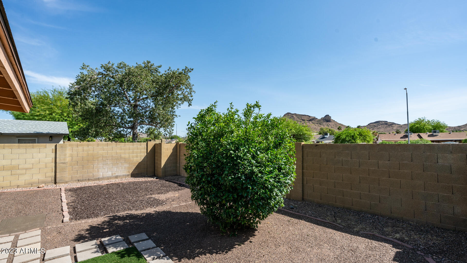 1717 East Grandview Road Phoenix, AZ 85022 - Photo 22 of 27 1717 E Grandview Rd-25