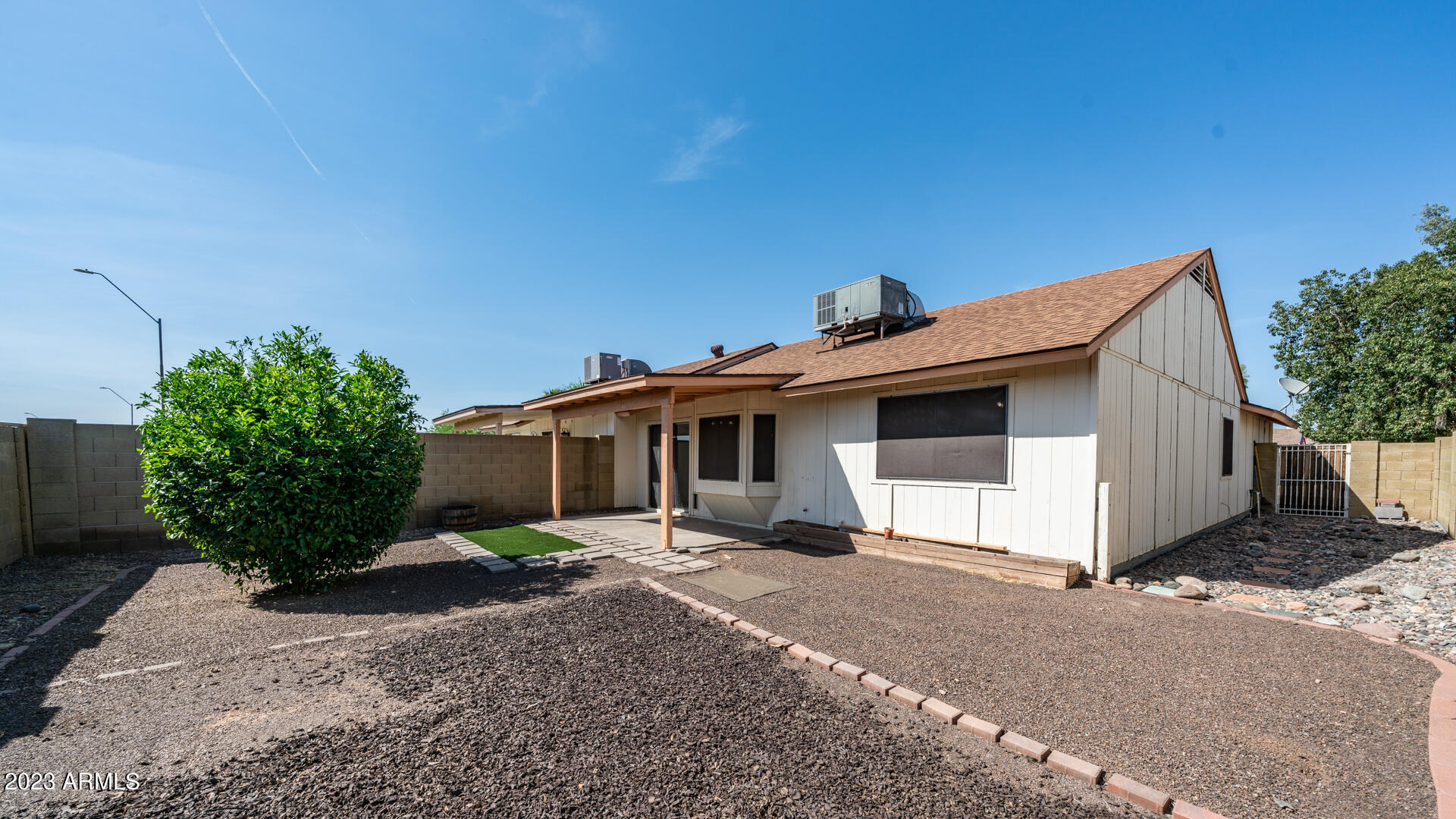 1717 East Grandview Road Phoenix, AZ 85022 - Photo 25 of 27 1717 E Grandview Rd-28