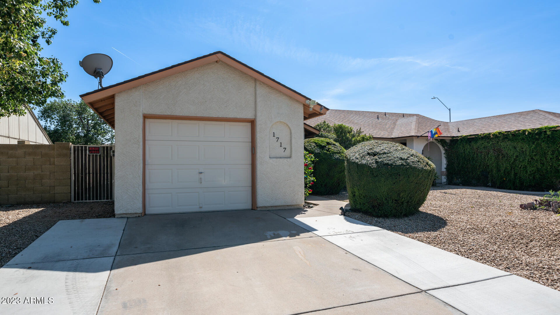 1717 East Grandview Road Phoenix, AZ 85022 - Photo 3 of 27 1717 E Grandview Rd-3