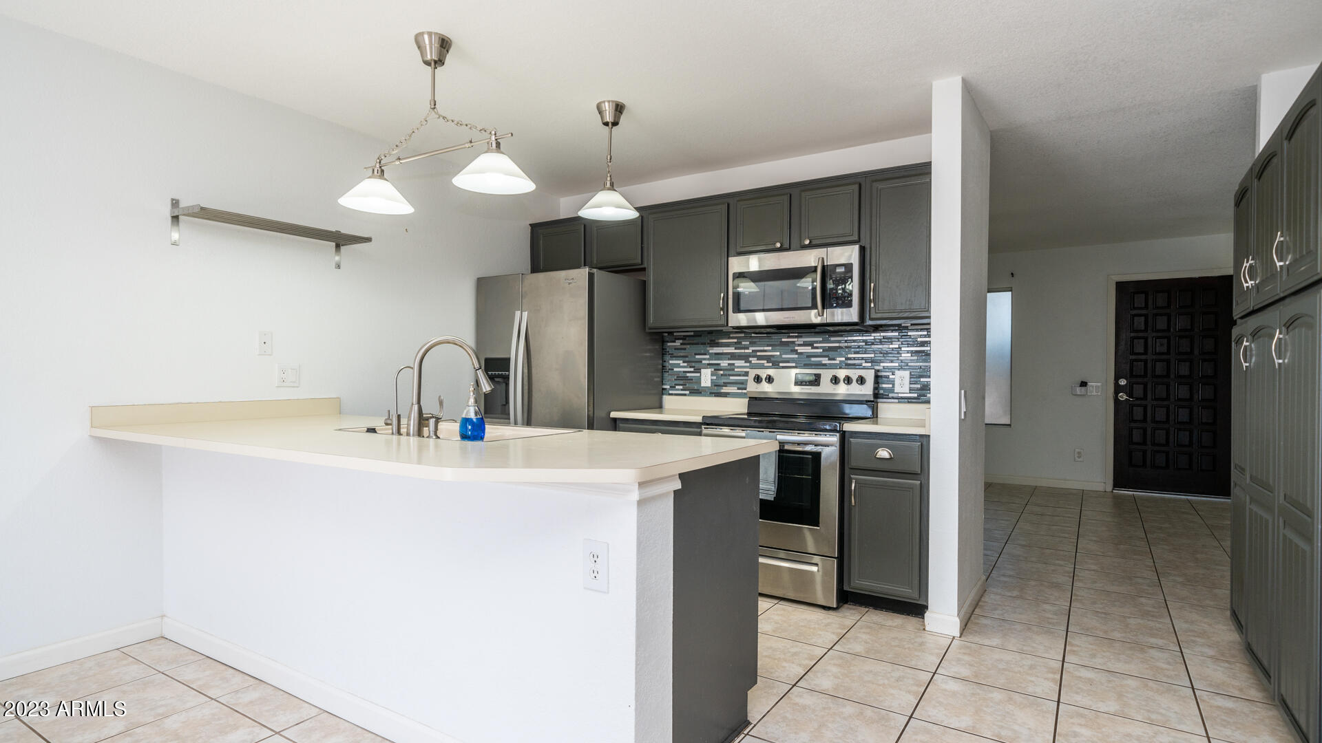 1717 East Grandview Road Phoenix, AZ 85022 - Photo 8 of 27 1717 E Grandview Rd-8