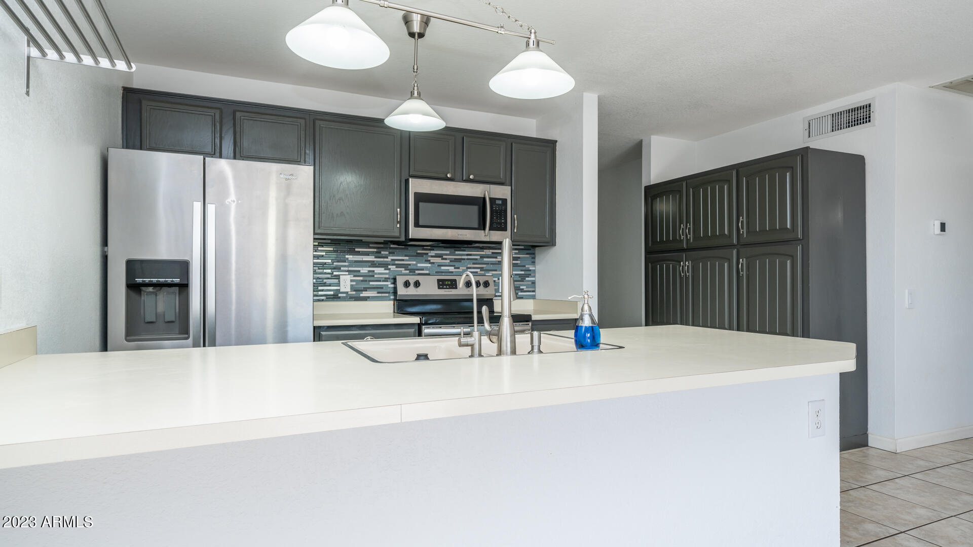 1717 East Grandview Road Phoenix, AZ 85022 - Photo 9 of 27 1717 E Grandview Rd-9