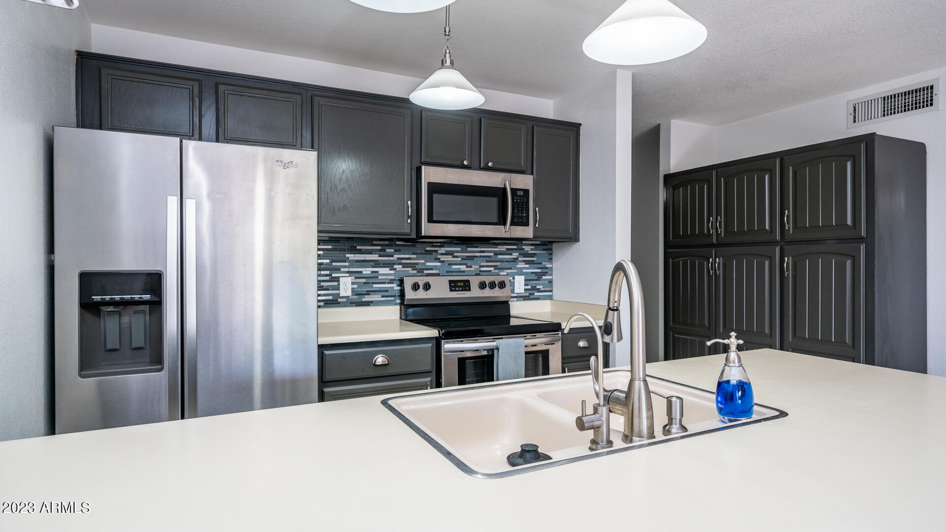 1717 East Grandview Road Phoenix, AZ 85022 - Photo 10 of 27 1717 E Grandview Rd-10