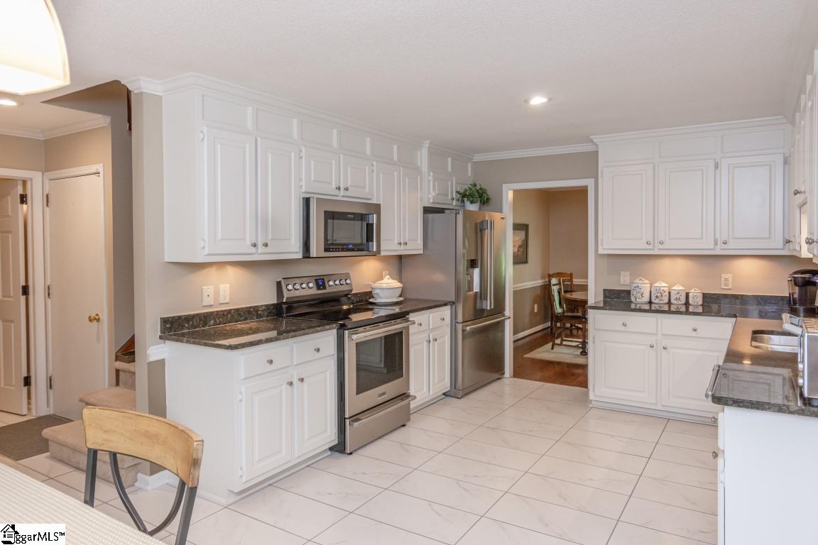 300 Quail Run Circle Fountain Inn, SC 29644 - Photo 11 of 32 Gallery Image 11