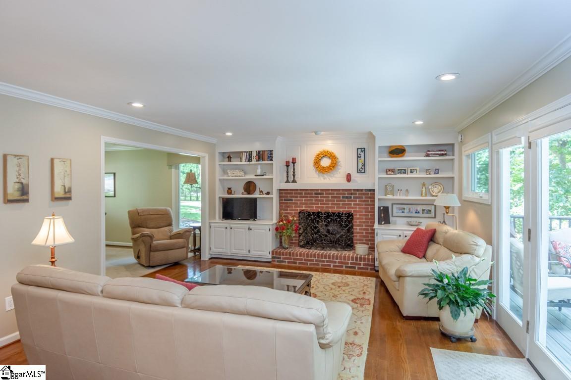 300 Quail Run Circle Fountain Inn, SC 29644 - Photo 8 of 32 Gallery Image 8