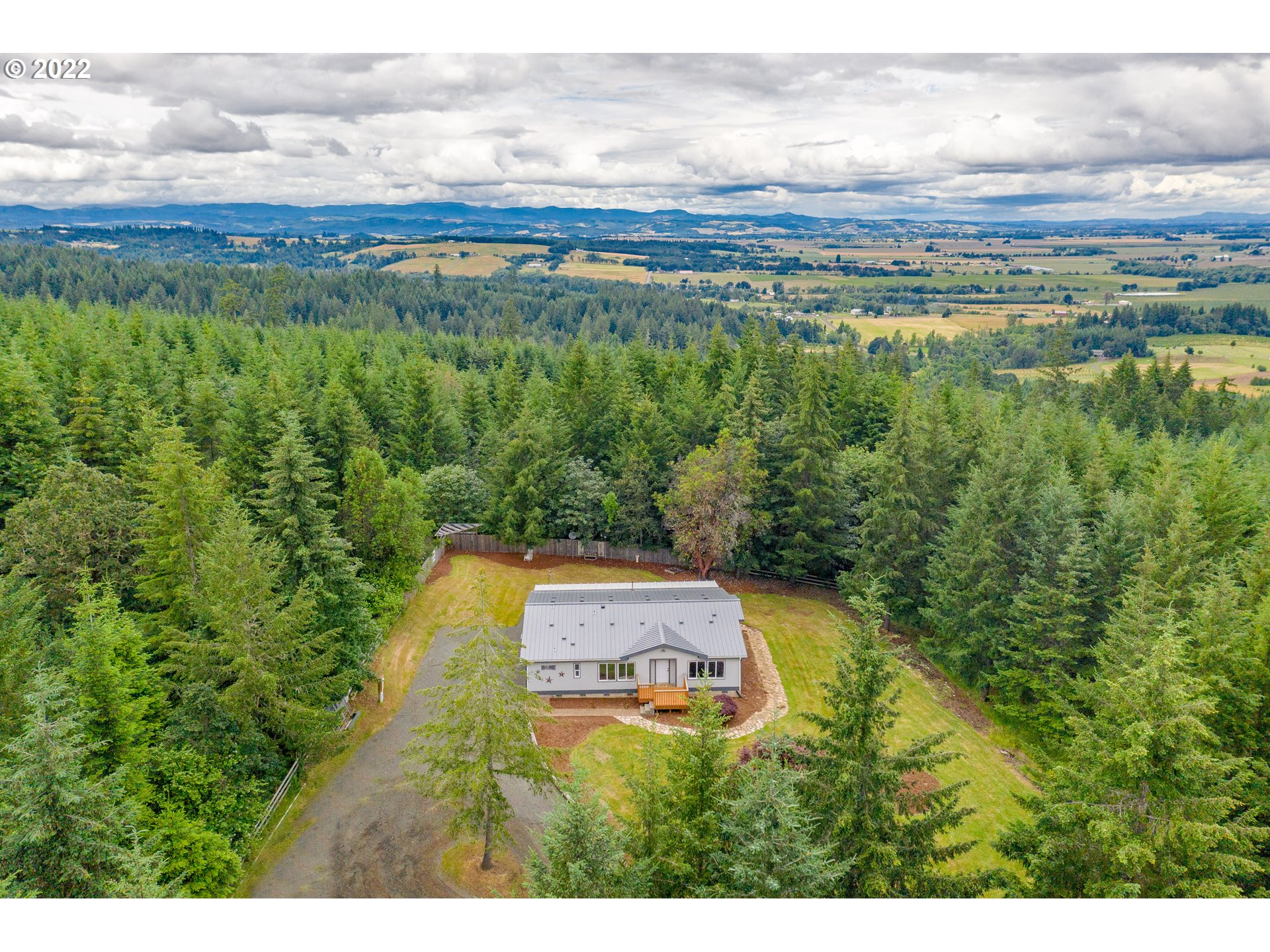 15820 May Road Dallas, OR 97338 - Photo 2 of 32