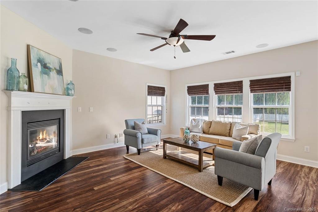 9606 Seamill Road Charlotte, NC 28278 - Photo 8 of 38 Gallery Image 8