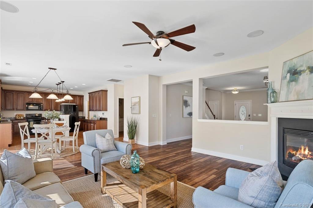 9606 Seamill Road Charlotte, NC 28278 - Photo 9 of 38 Gallery Image 9