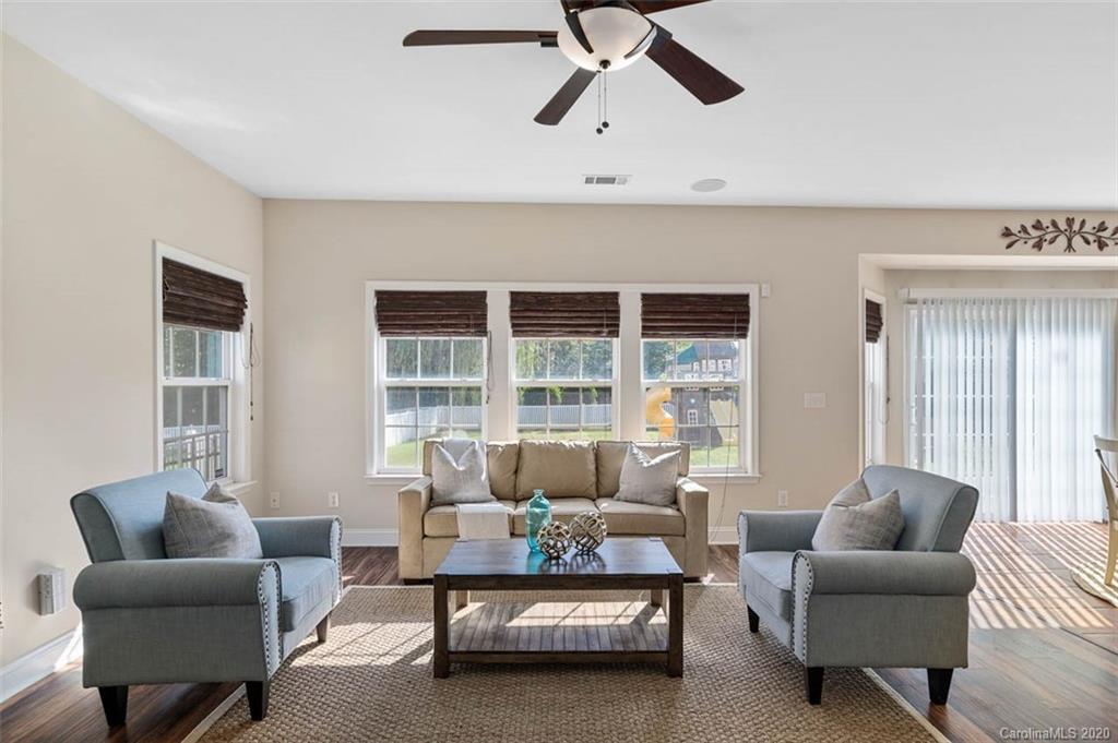 9606 Seamill Road Charlotte, NC 28278 - Photo 10 of 38 Gallery Image 10