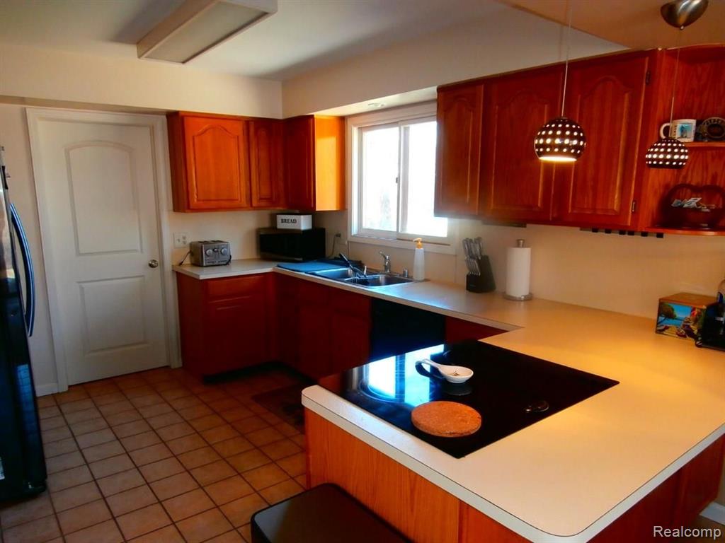 37642 Eight Mile Road Farmington Hills, MI 48167 - Photo 12 of 25