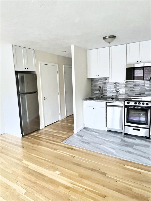 1027 Commonwealth Avenue, Unit 24 Boston, MA 02215 - Photo 2 of 5