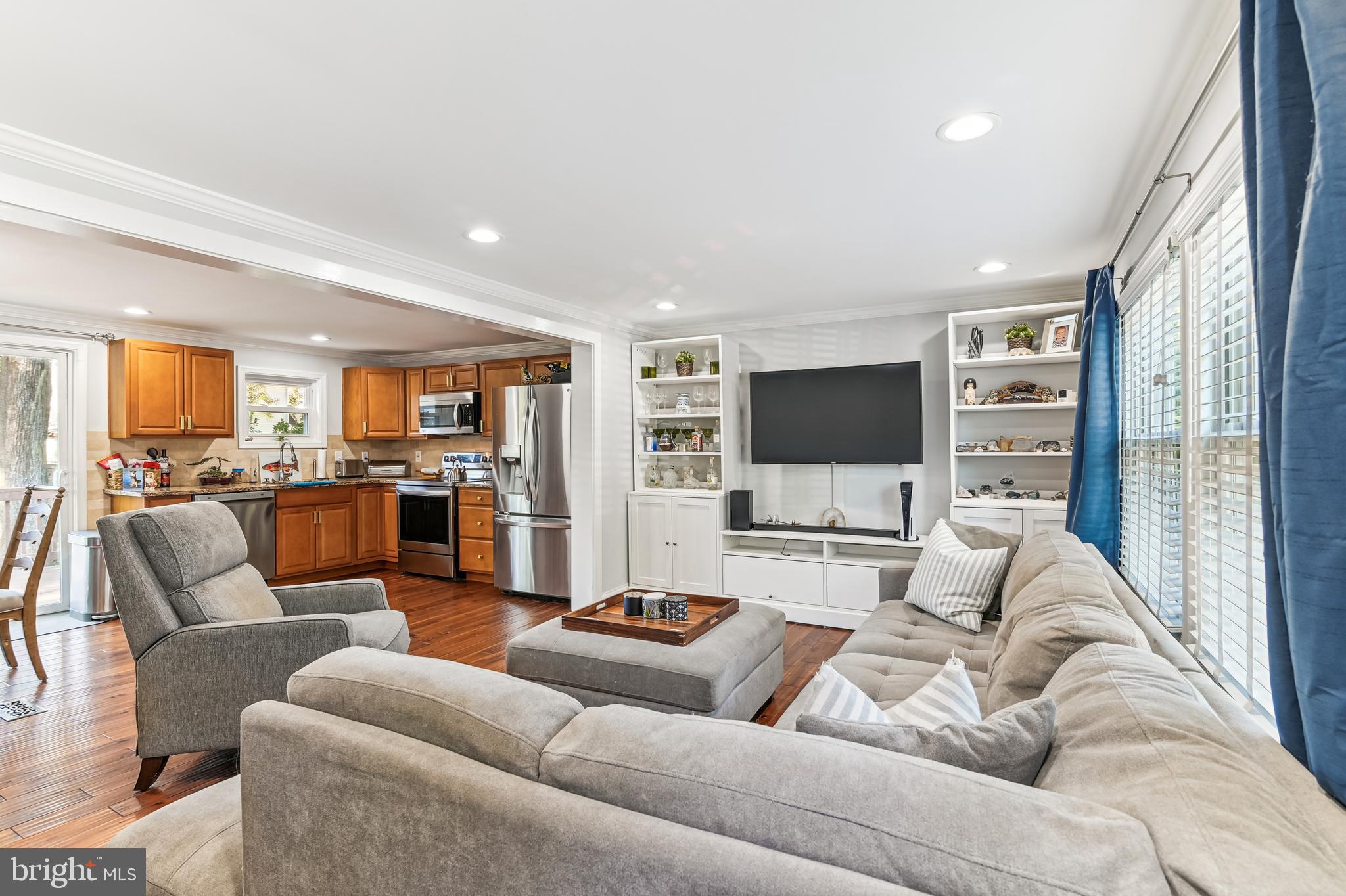 1736 Tacoma Road Edgewater, MD 21037 - Photo 9 of 46 Living Room