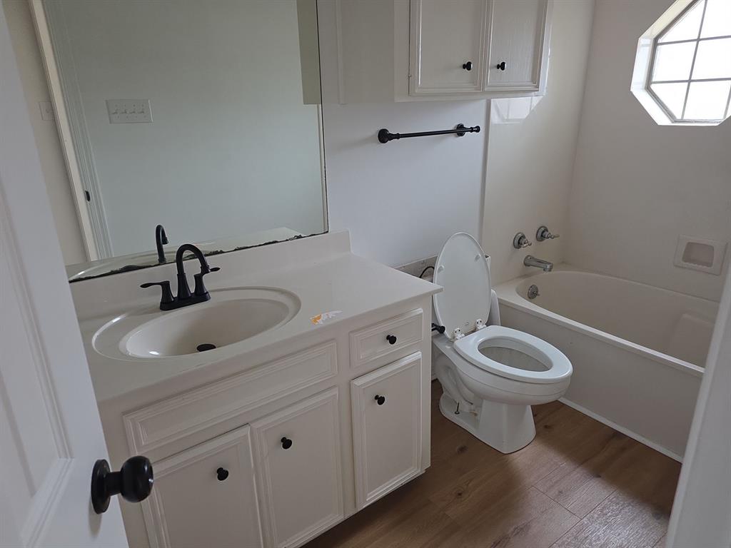 3120 Stockwell Road Bossier City, LA 71111 - Photo 12 of 12 2nd bathroom