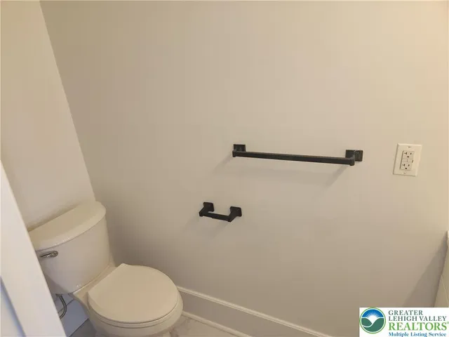 $1,695 | 2827 West 28th Street, Northampton, PA 18067