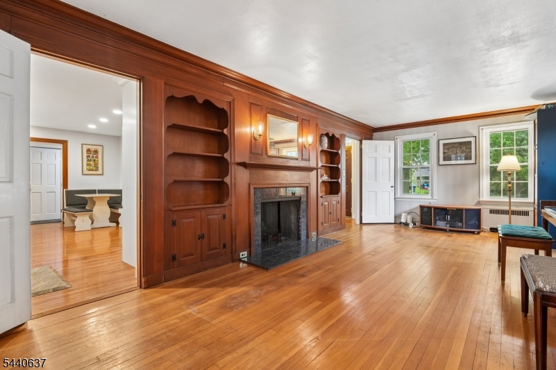 688 Greenbrook Road North Plainfield, NJ 07063 - Photo 7 of 37
