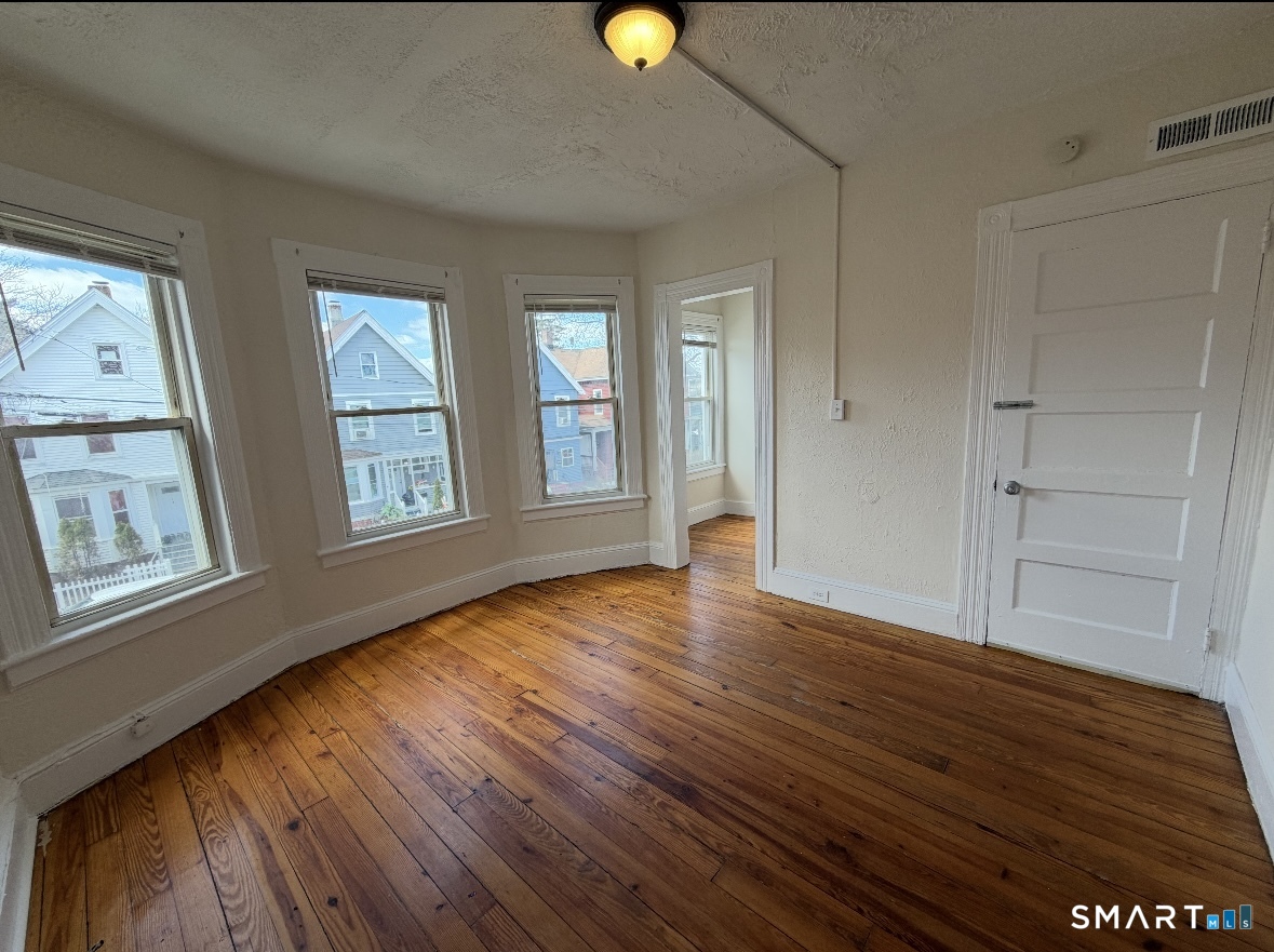 120 Rennell Street Bridgeport, CT 06604 - Photo 6 of 9