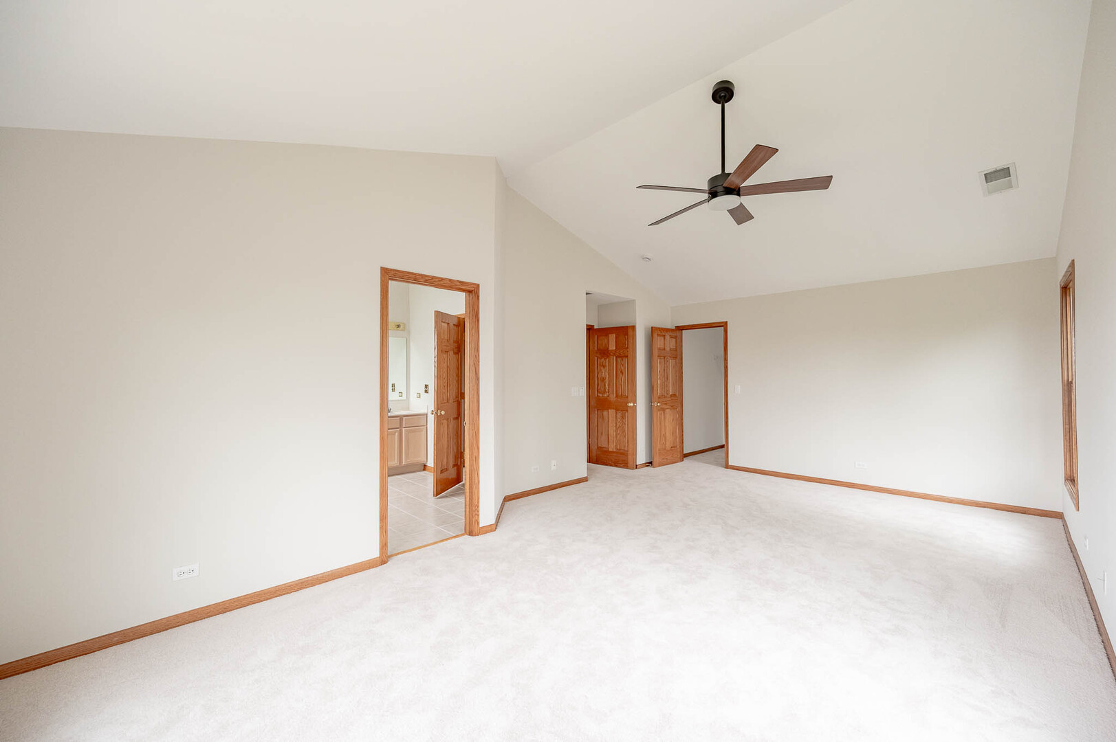 1295 Hunters Ridge West Hoffman Estates, IL 60192 - Photo 19 of 32 Gallery Image 19