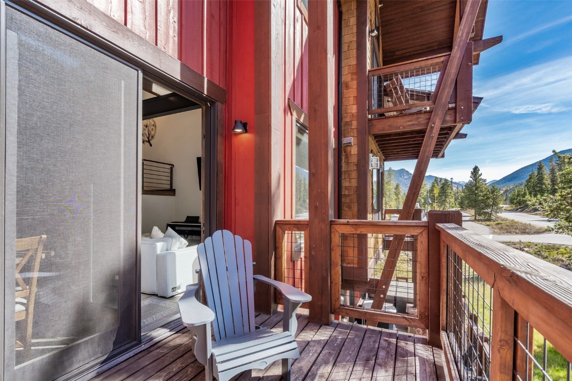 102 Lake Ridge Circle, Unit 1892 Keystone, CO 80435 - Photo 16 of 32 a view of balcony and deck