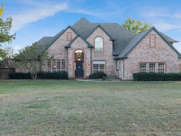 $795,000 | 711 Emerald Sound Boulevard, Oak Point, TX 75068