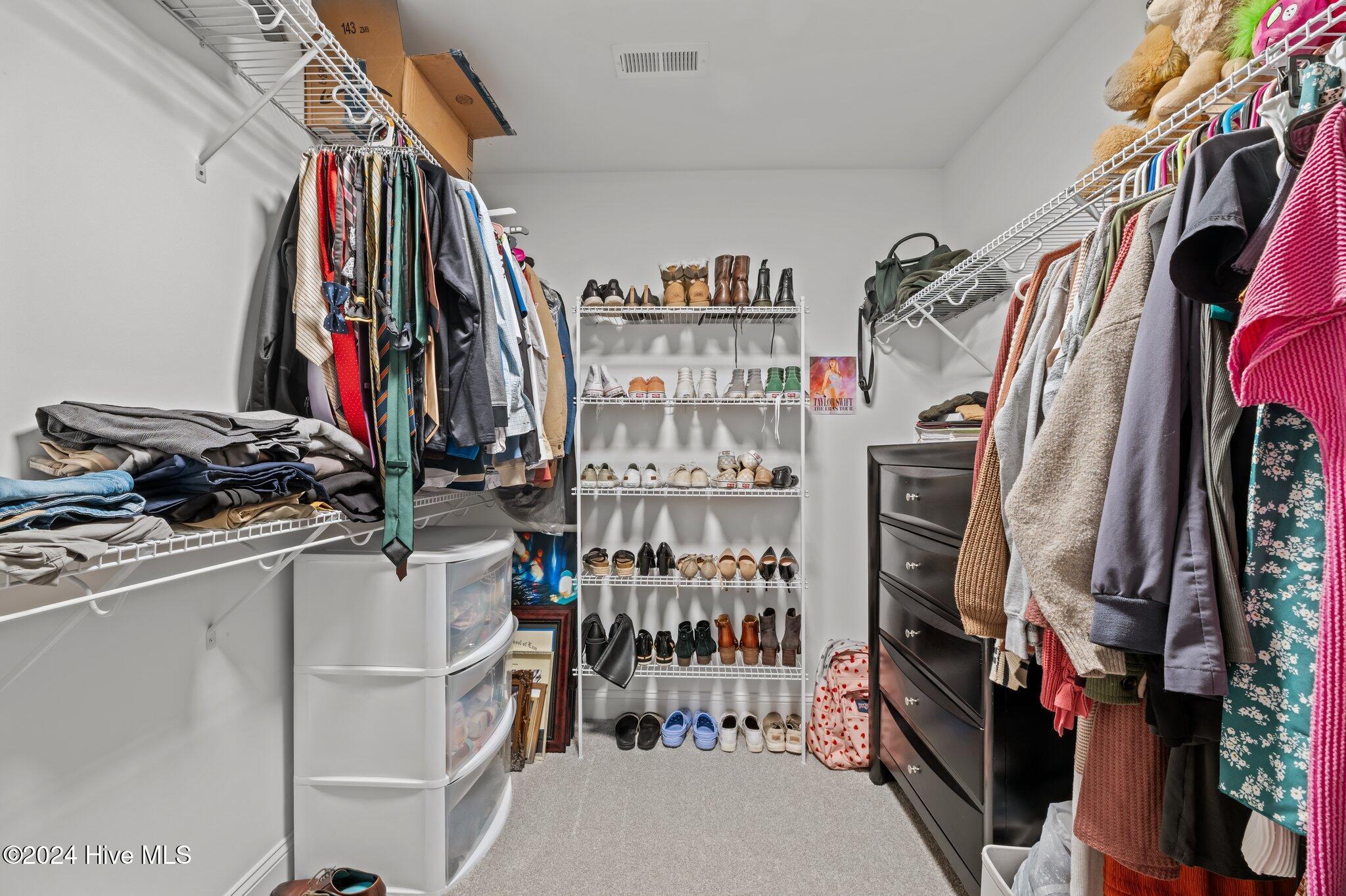 334 Neuse Road New Bern, NC 28560 - Photo 23 of 38 Master Closet