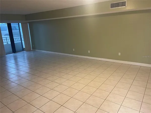$2,300 | 851 Bayway Boulevard, Unit 103, Clearwater Beach, FL 33767