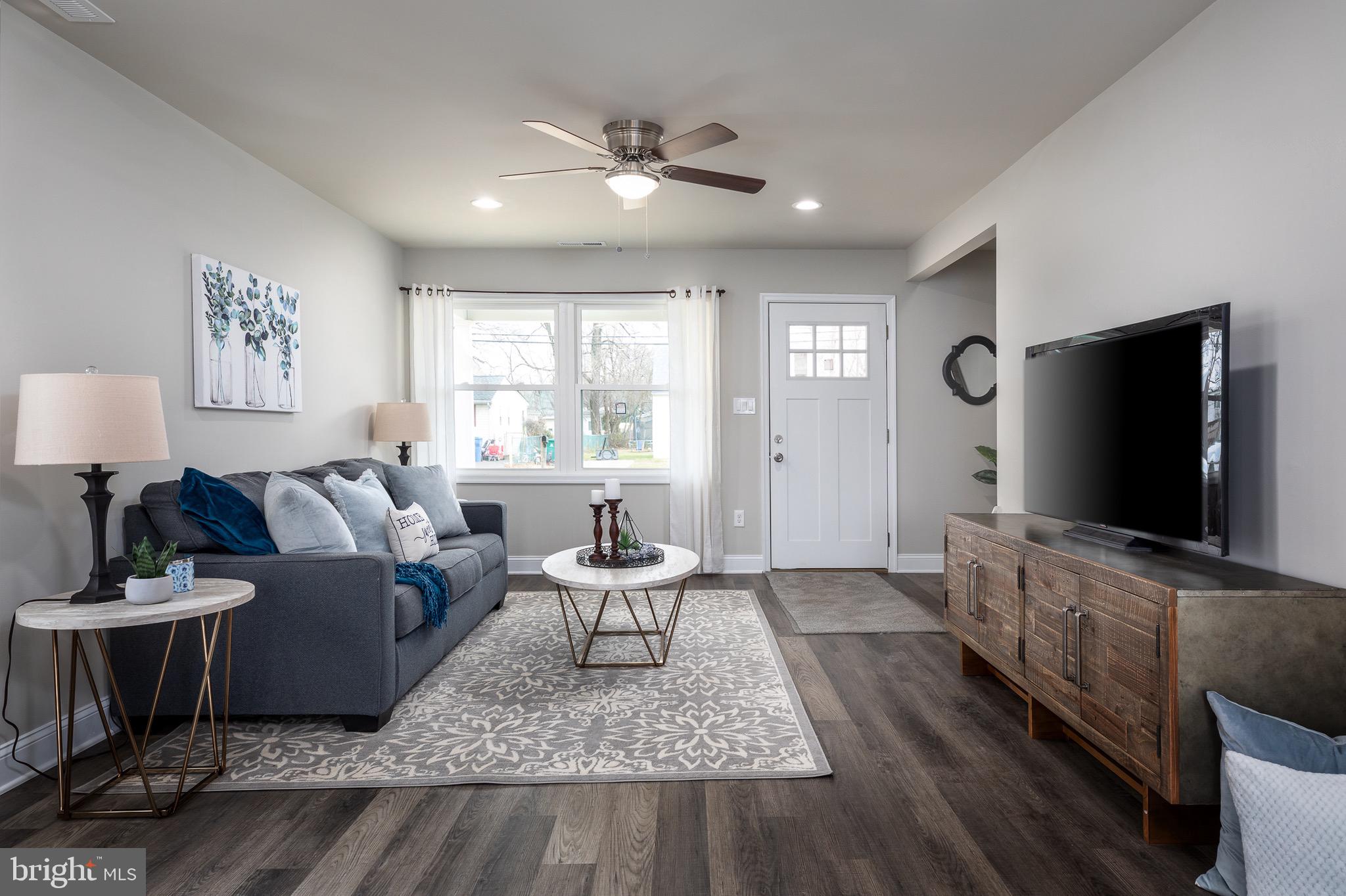 206 Central Avenue Croydon, PA 19021 - Photo 4 of 24 Family room