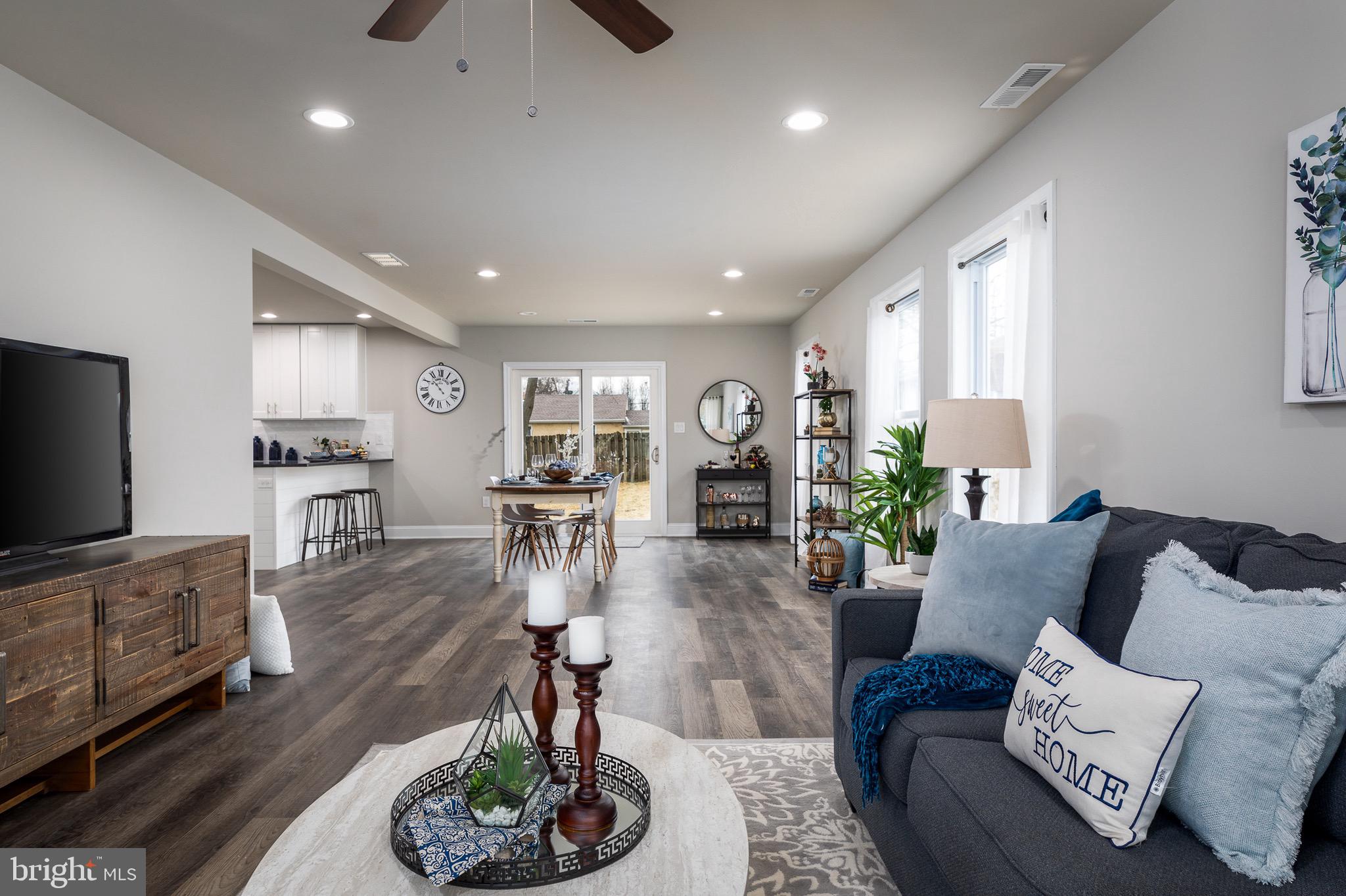 206 Central Avenue Croydon, PA 19021 - Photo 5 of 24 Family room