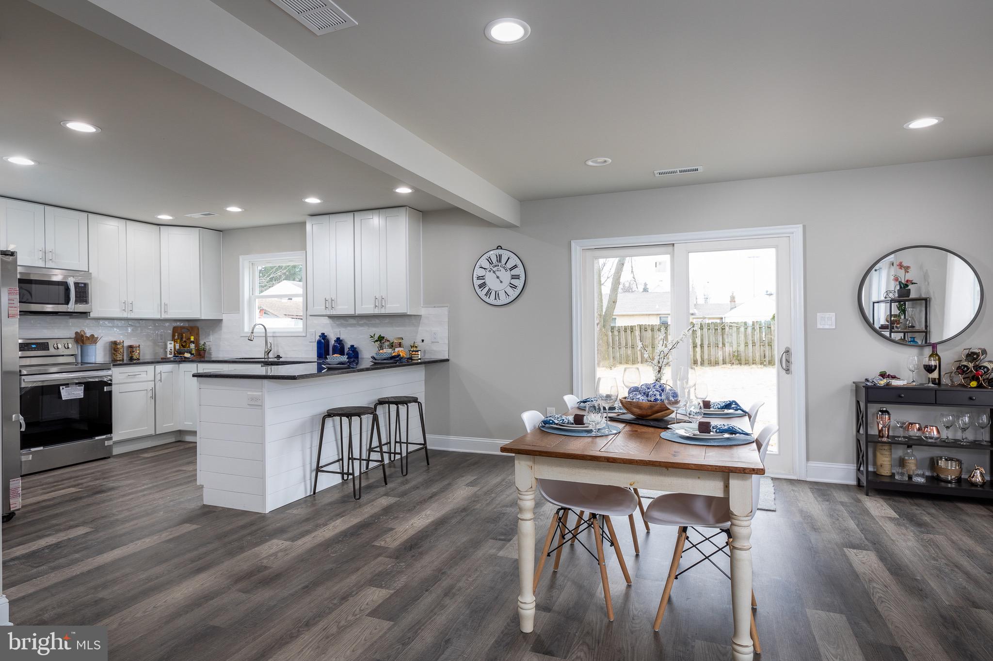 206 Central Avenue Croydon, PA 19021 - Photo 10 of 24 Dining area