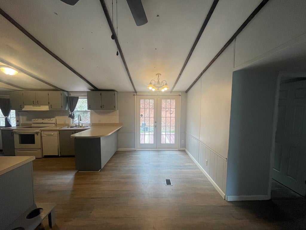 4377 Fries Road Galax, VA 24333 - Photo 6 of 25 Gallery Image 6