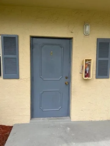 $2,000 | 1401 Northwest 45th Street, Unit 4, Deerfield Beach, FL 33064