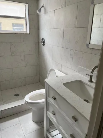 $2,000 | 1401 Northwest 45th Street, Unit 4, Deerfield Beach, FL 33064