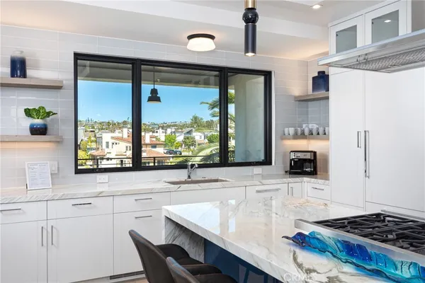 $18,500 | 356 Dahlia Place, Corona del Mar, CA 92625
