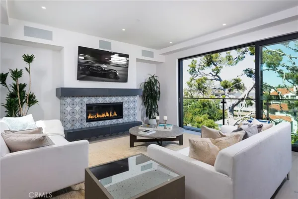 $18,500 | 356 Dahlia Place, Corona del Mar, CA 92625