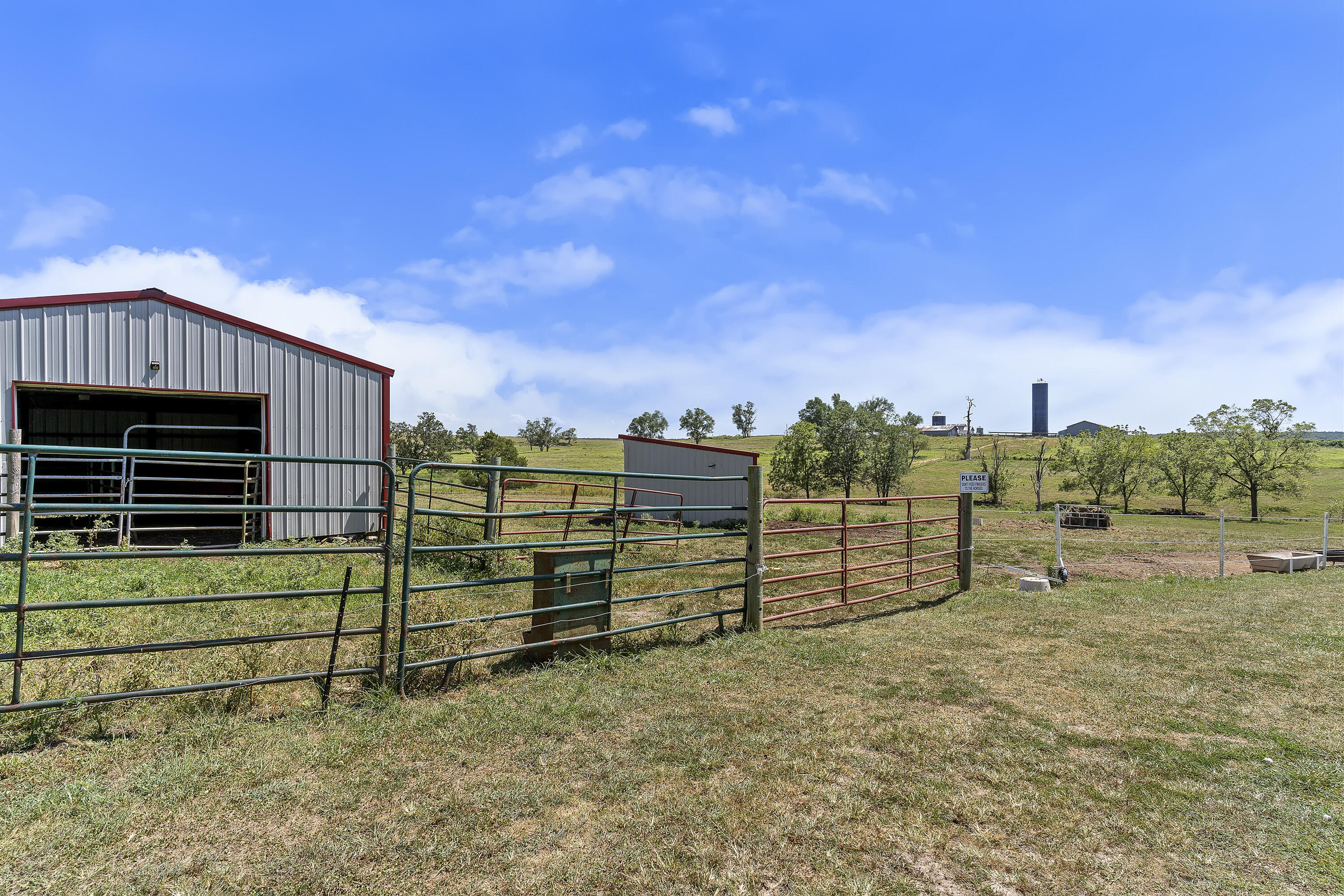 119 Jensen Road Conway, MO 65632 - Photo 38 of 42 Barn